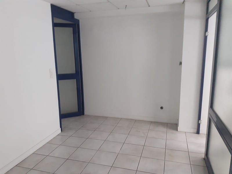 Location Local commercial  QUIMPER